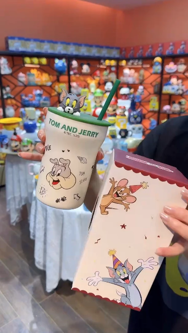 瓷片@@猫和老鼠绿色带盖陶瓷吸管杯