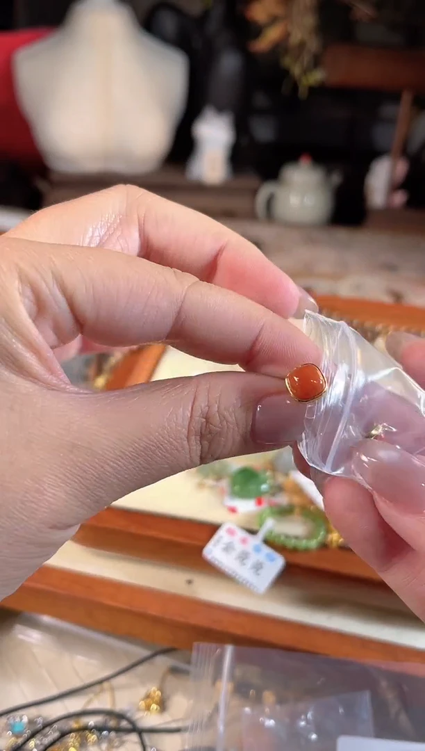 【闪购商品】南红玛瑙耳饰银S925镶嵌多样性发货其一