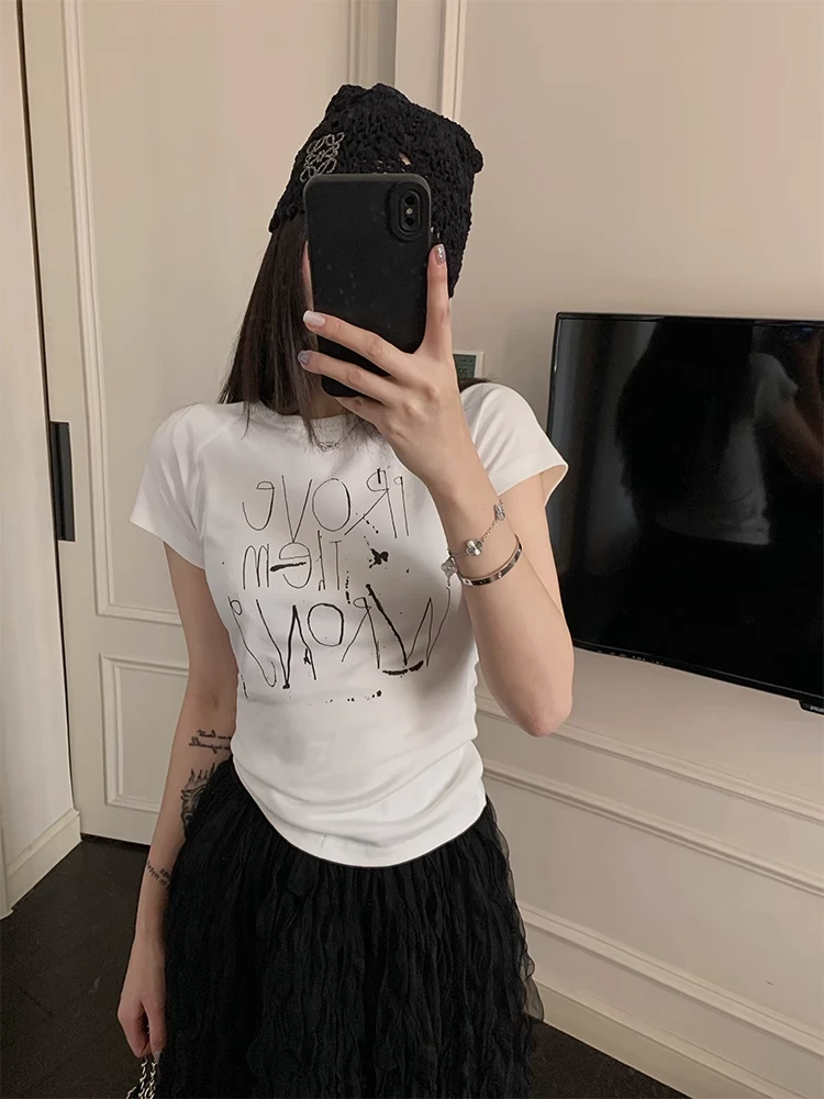 Lynka Vogue白色字母印花短袖2025新款女辣妹百搭修身t恤正肩上衣