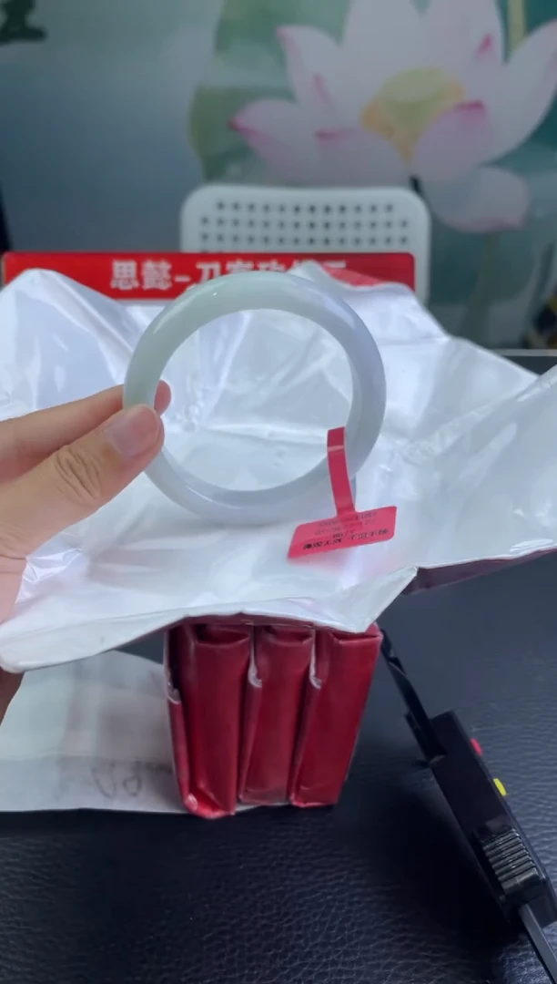 翡翠手镯未镶嵌3
