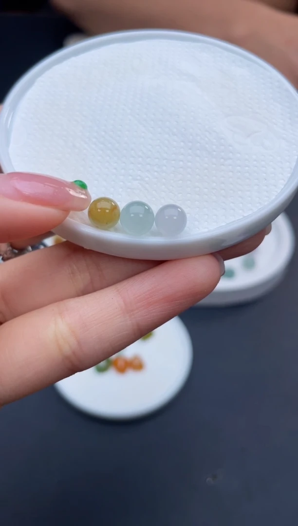 翡翠未镶嵌颈饰然**？啊A271