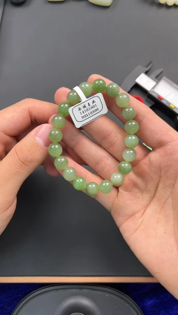 未镶嵌手串和田玉俄碧手串卡10微色差