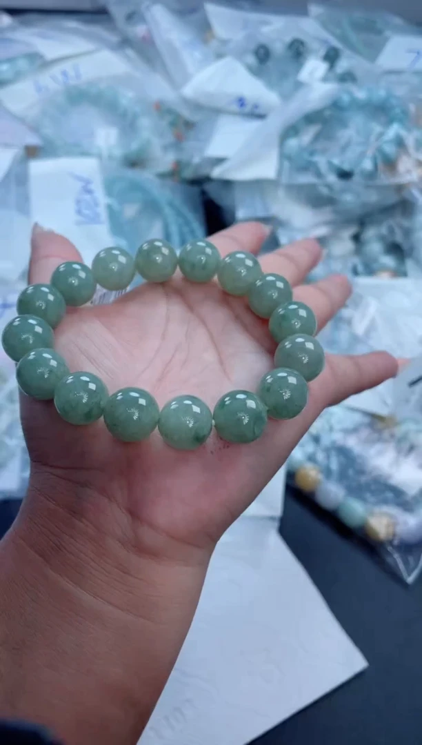 定制翡翠未镶嵌珠串