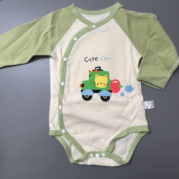 四季长袖包屁绿色小猫咪