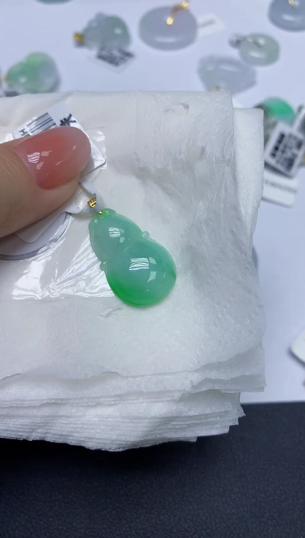颈饰18K金镶嵌翡翠天然缅甸翡翠A货多样性发一件