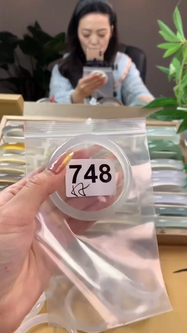 【闪购商品】玛瑙/玉髓手镯未镶嵌748