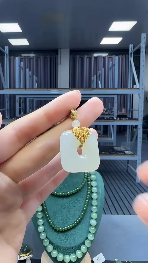 未镶嵌和田玉挂件1