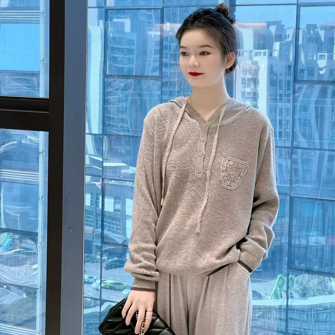 532文艺范显瘦2025新款纯色套头百搭长袖连帽上衣