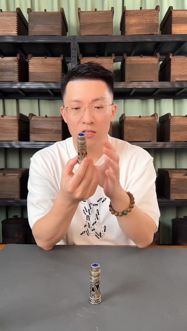 【闪购商品】16年制风景海南树心油古法8克