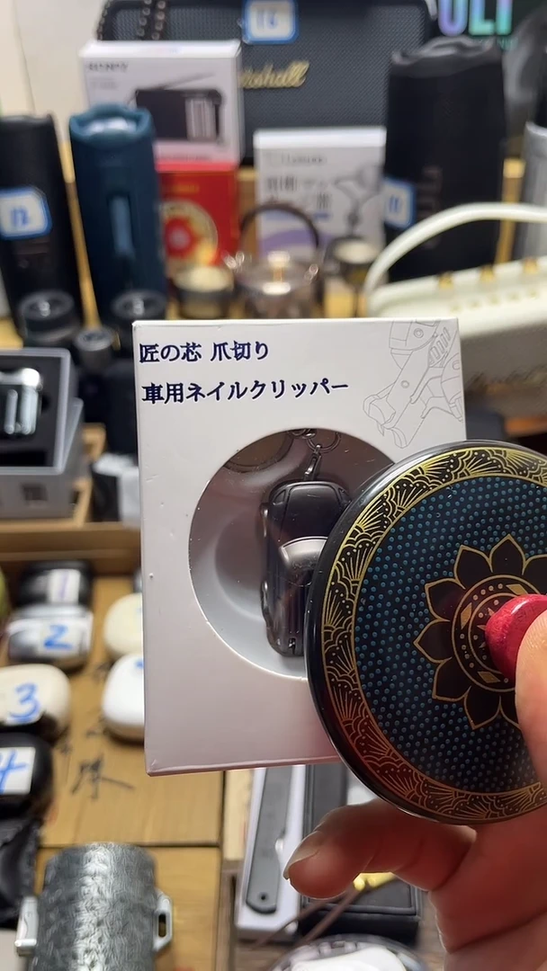 瓷片闪购商品 如图所示