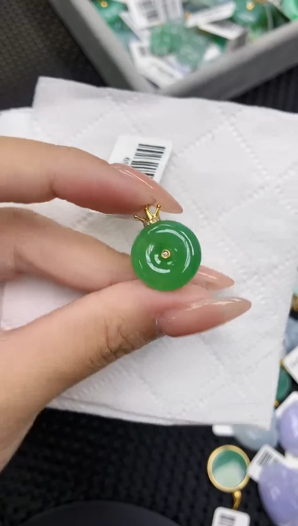 颈饰18K金镶嵌翡翠11111111111