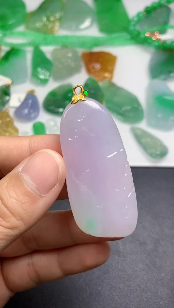颈饰未镶嵌翡翠