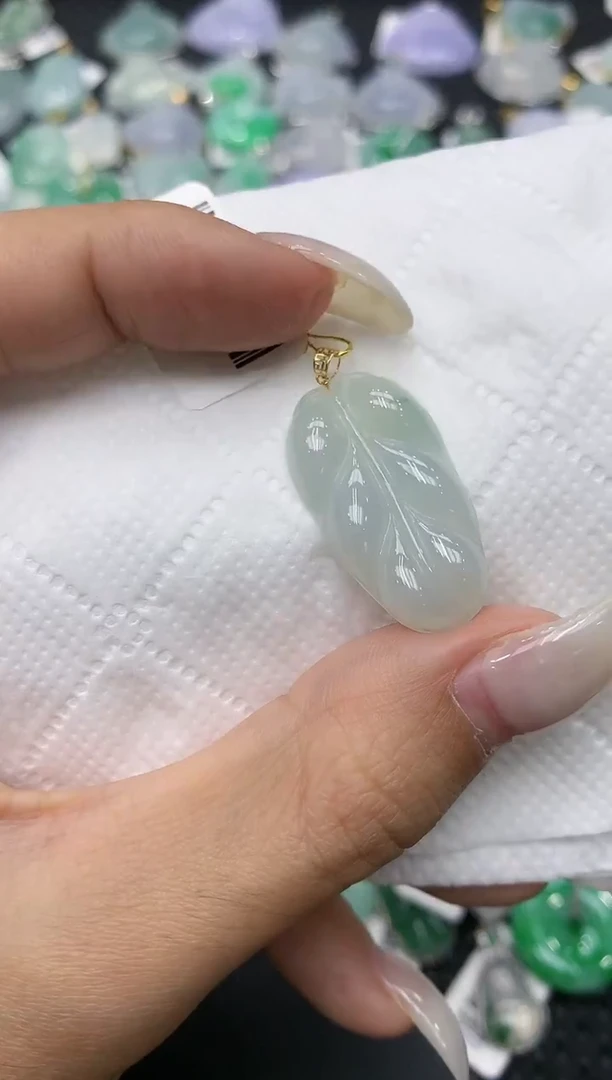 颈饰18K金镶嵌翡翠11111111111