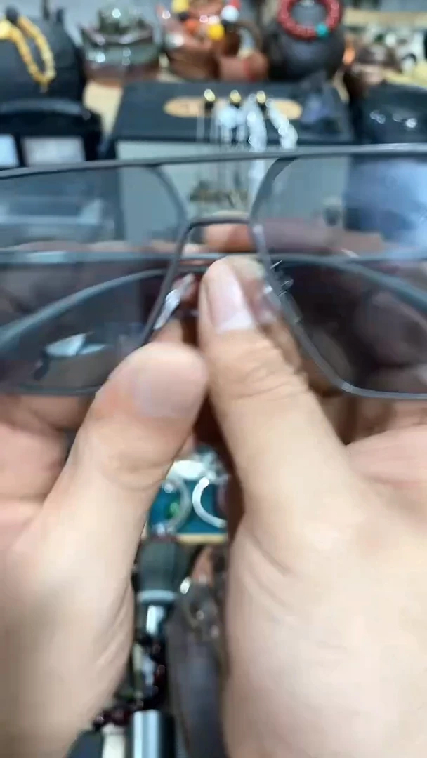 瓷片闪购商品  如图所示