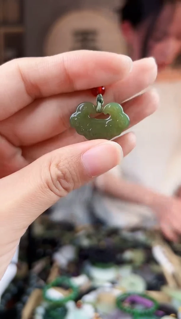 颈饰未镶嵌和田玉拍一发一，多样性发货