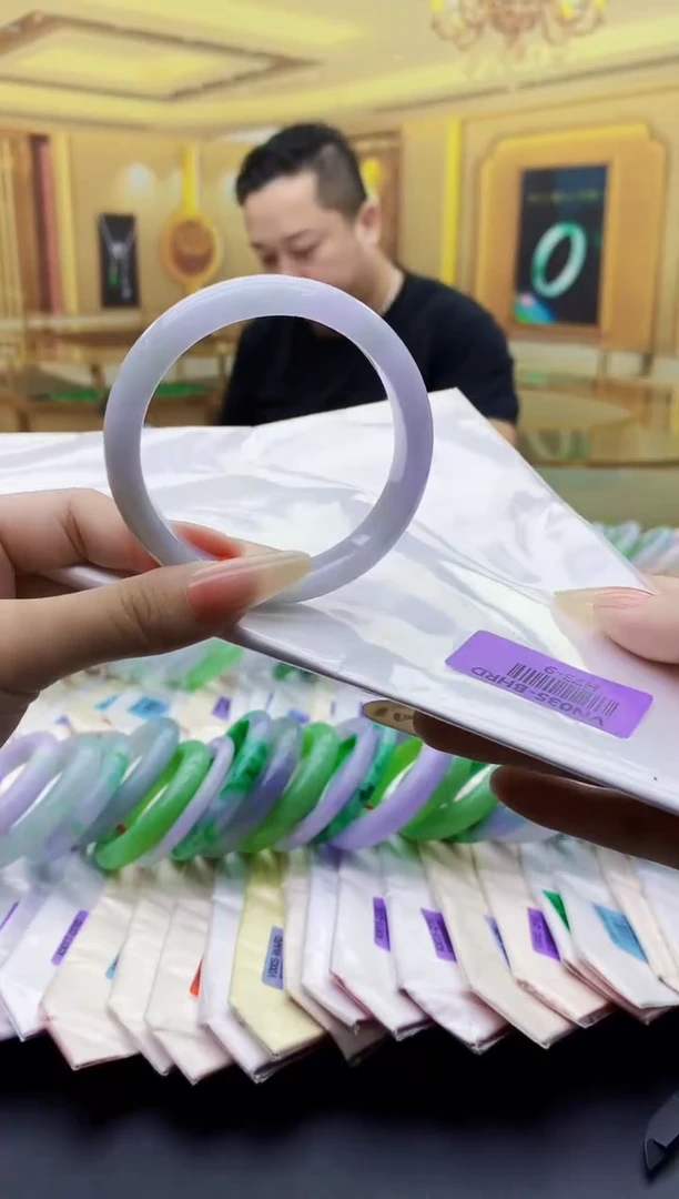 未镶嵌手镯翡翠AAAA