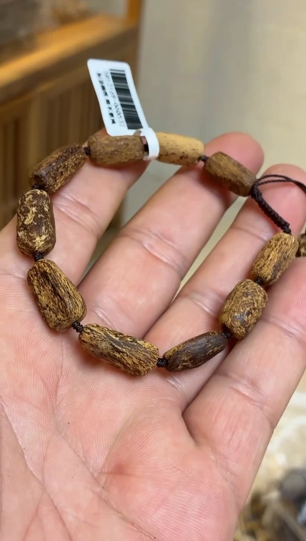 沉香手串 斯里兰卡红土沉随型单圈多样性发其一
