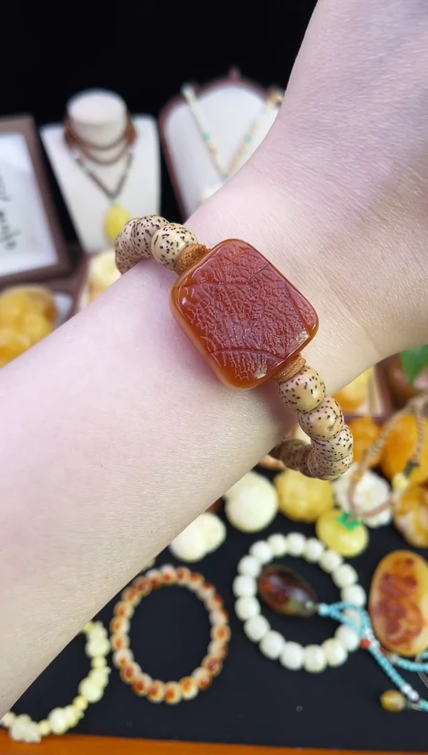 琥珀未镶嵌珠宝奇石柒月