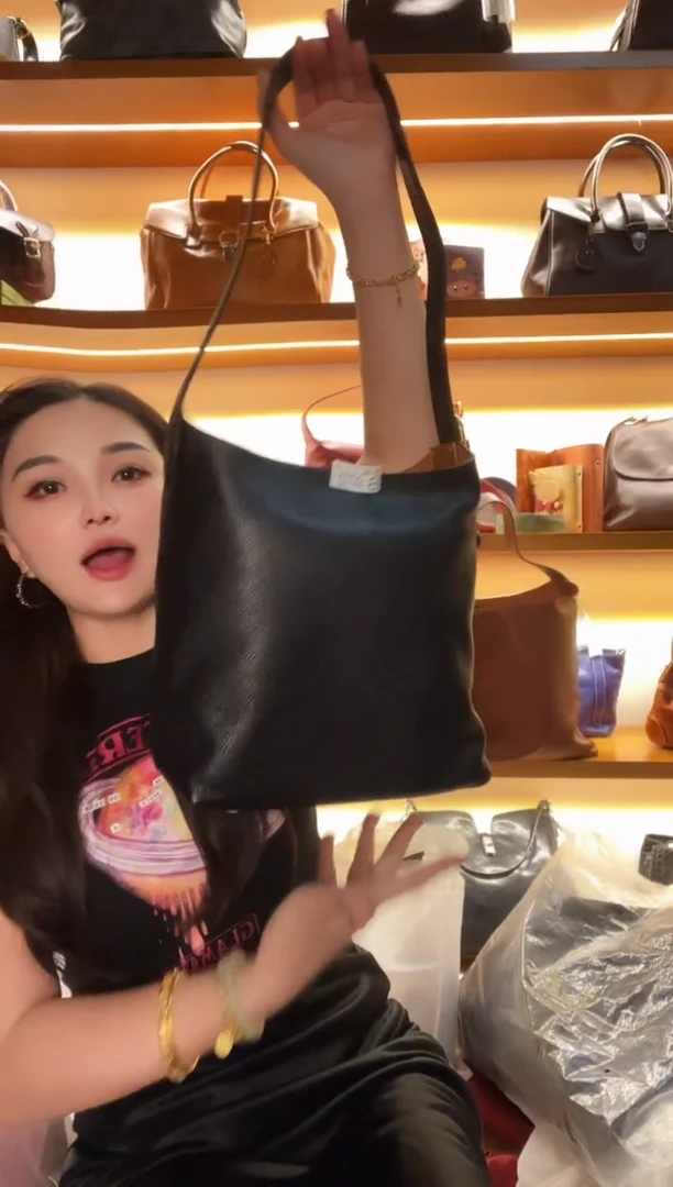 水牛皮（革） 高端订制时尚百搭女士手提 腋下斜跨包包