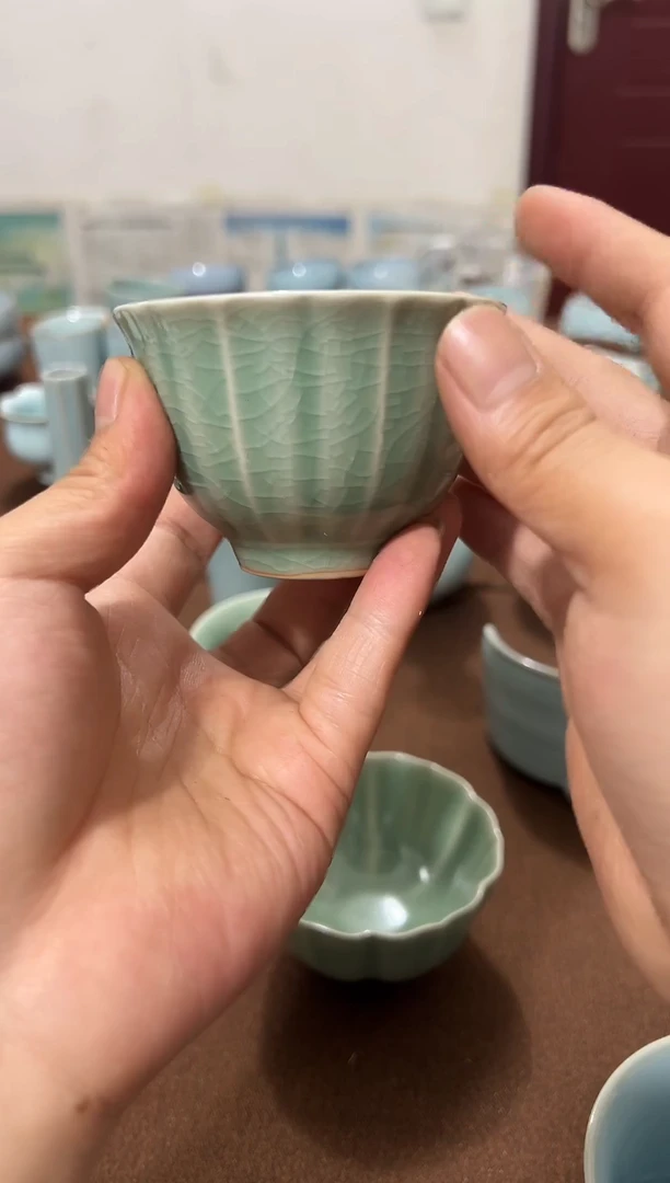 端午福利，微瑕仿古青绿釉八菱主人杯