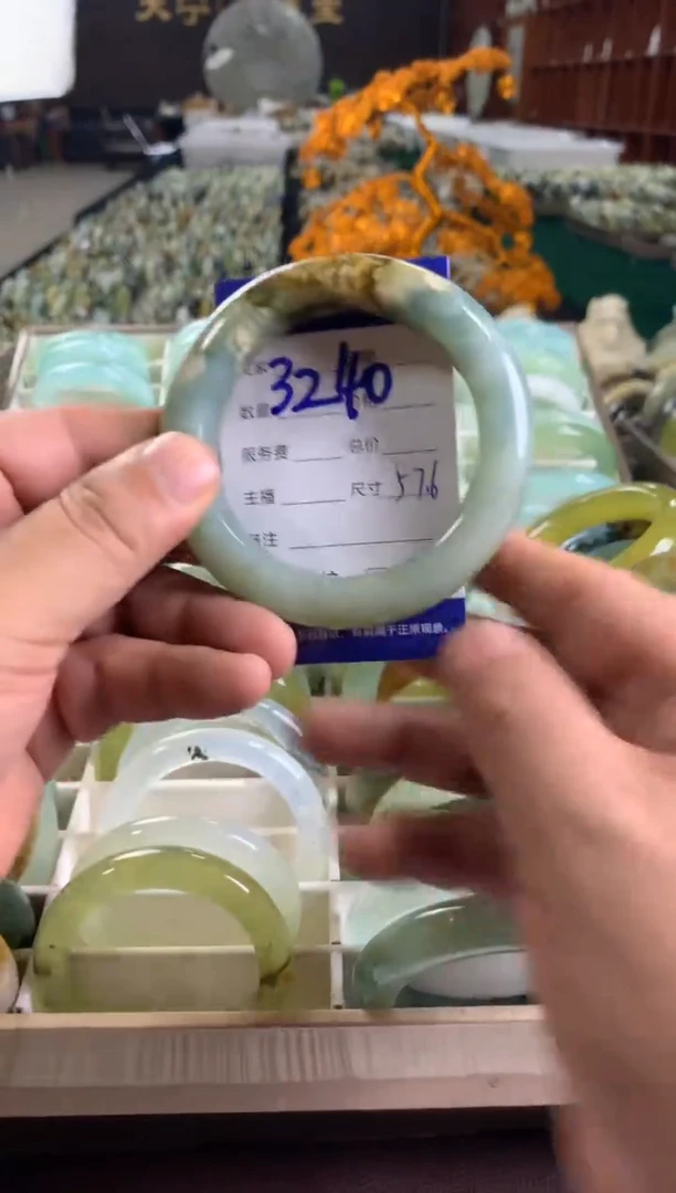 未镶嵌蛇纹石玉手镯3240