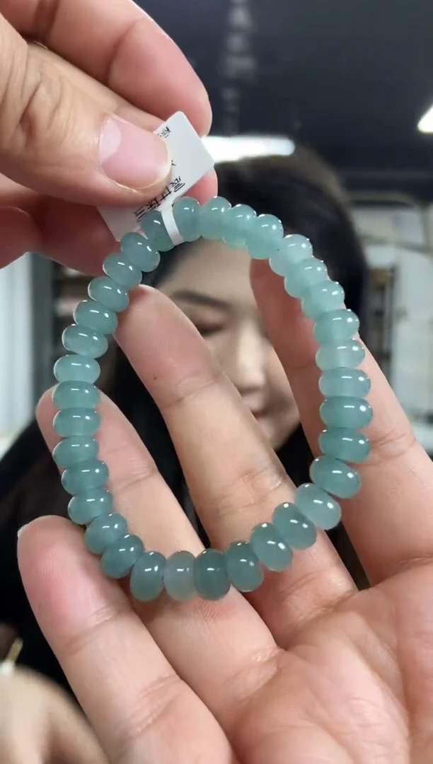 【闪购商品】翡翠手串未镶嵌多样性发其一，颜色微差