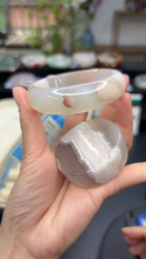 【闪购商品】石英质玉手镯未镶嵌A1440(56圈赠送镯心)