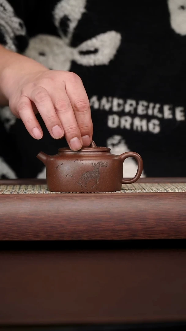 原矿手工紫泥四方如意180CC