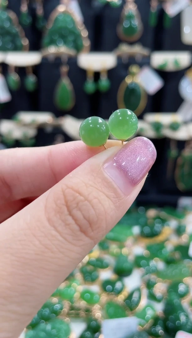 和田玉（碧玉）18K金镶嵌颈饰耳钉