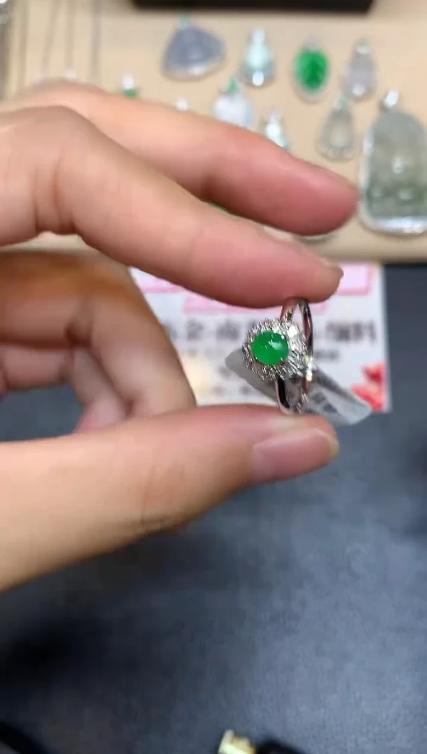 18K金镶嵌戒指翡翠蛋面【无服务费【48小时鉴赏期】