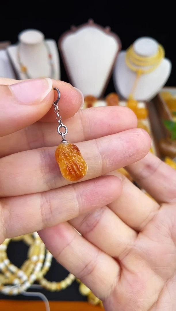 琥珀未镶嵌珠宝奇石柒月