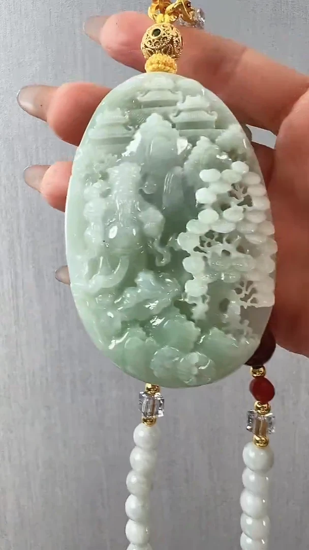 翡翠未镶嵌颈饰财神