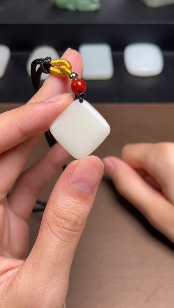 和田玉未镶嵌颈饰5