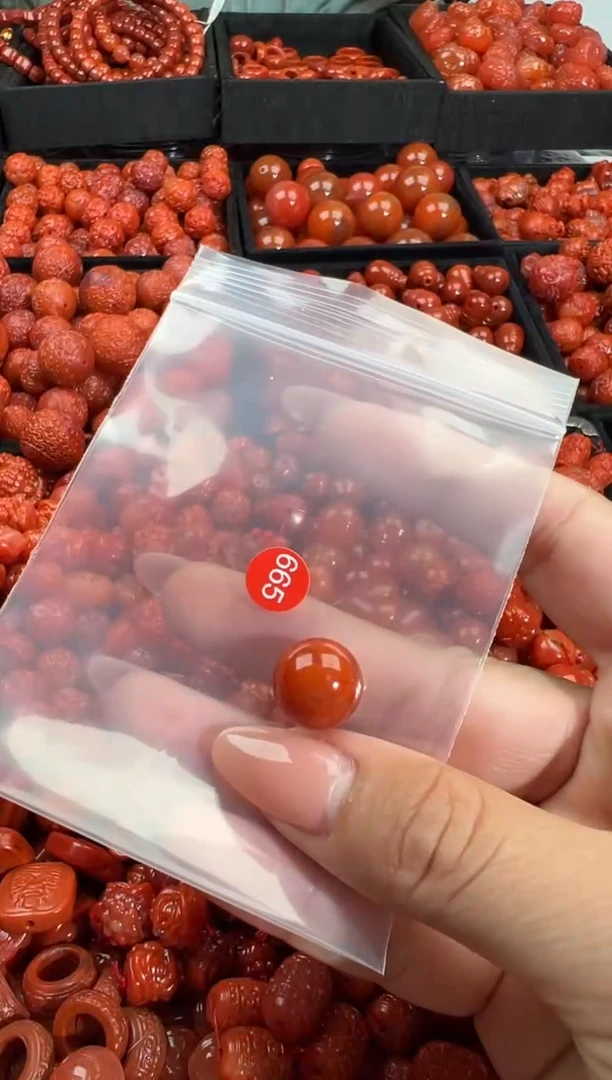 南红玛瑙未镶嵌颈饰1