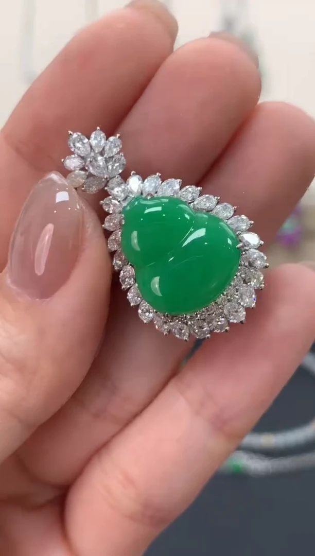 翡翠18K金镶嵌吊坠(不含链)葫芦吊坠29800