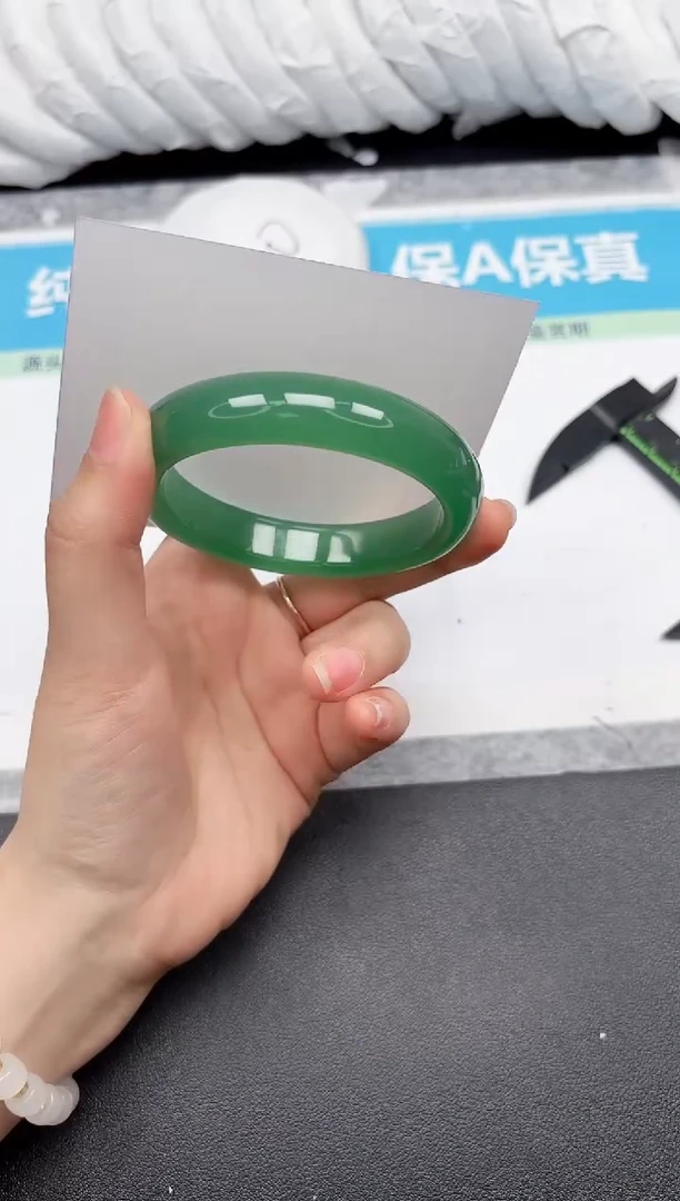 未镶嵌手镯石英质玉236-58.6