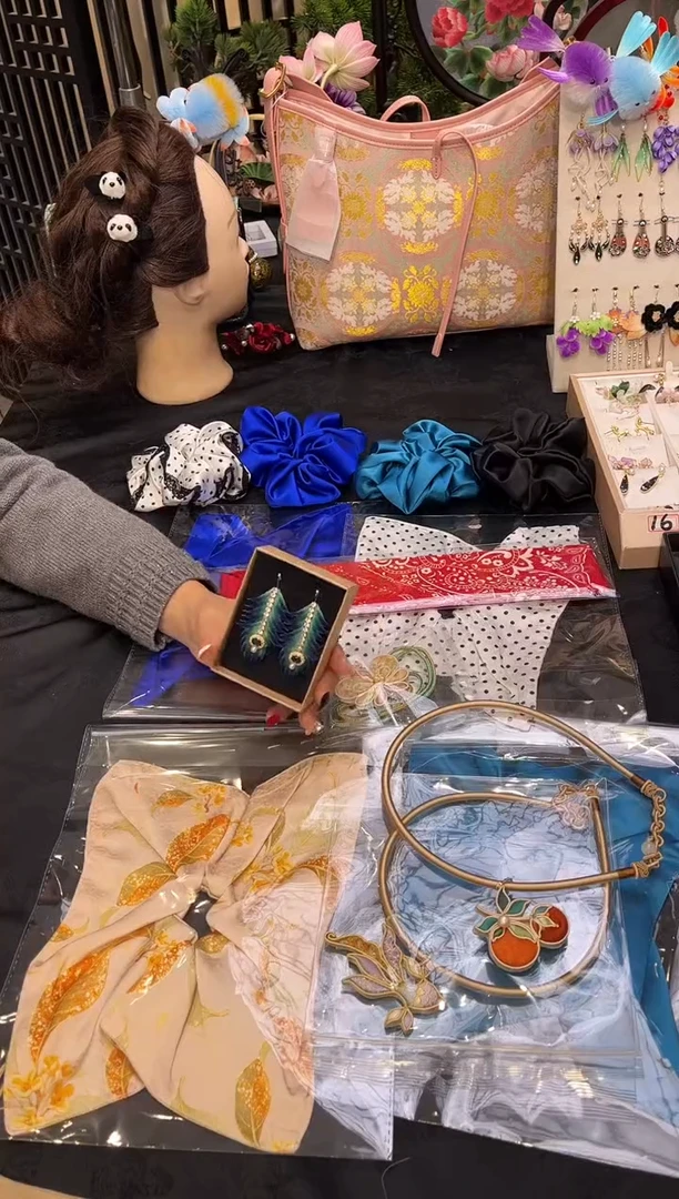 织绣暖*羊非遗苏绣手工饰品非遗苏绣手工饰品