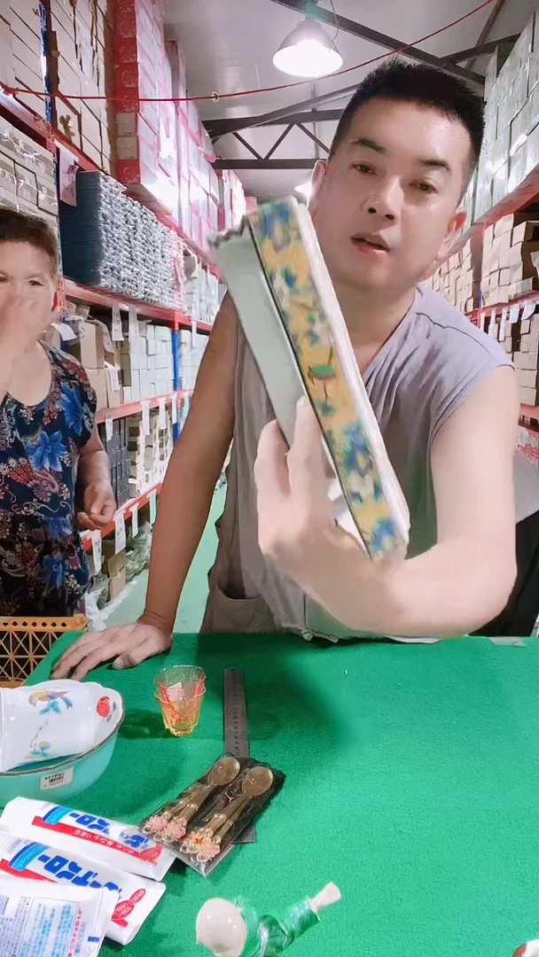 瓷片碗碟好物一件不留@@1