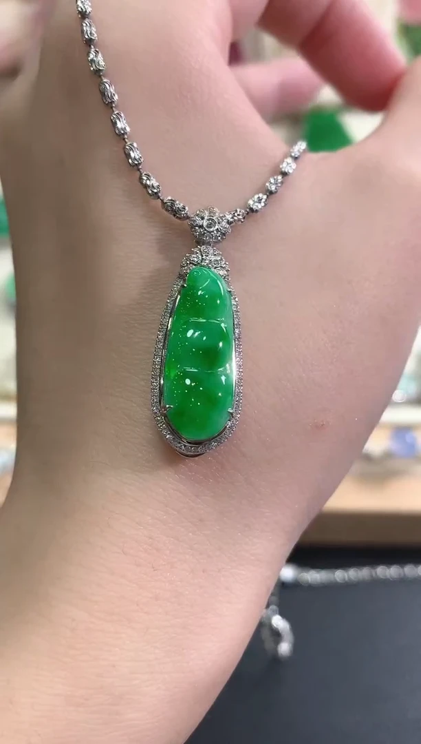 吊坠(不含链)18K金镶嵌翡翠冬日珠宝Q87