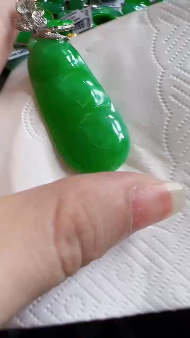 颈饰18K金镶嵌翡翠豆