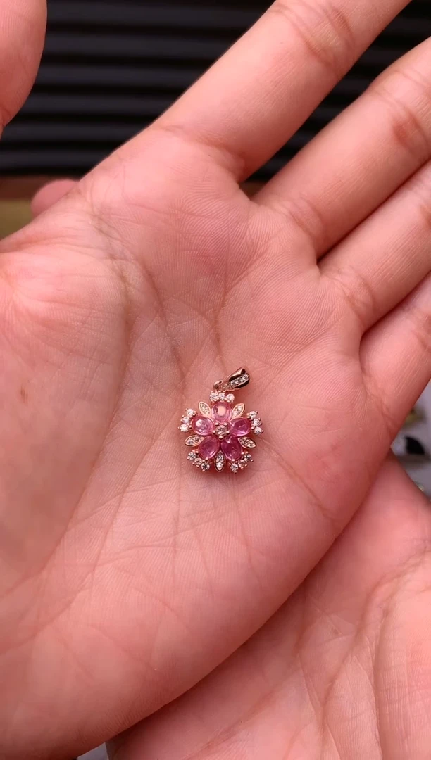 【闪购商品】蓝宝石颈饰银S925镶嵌........