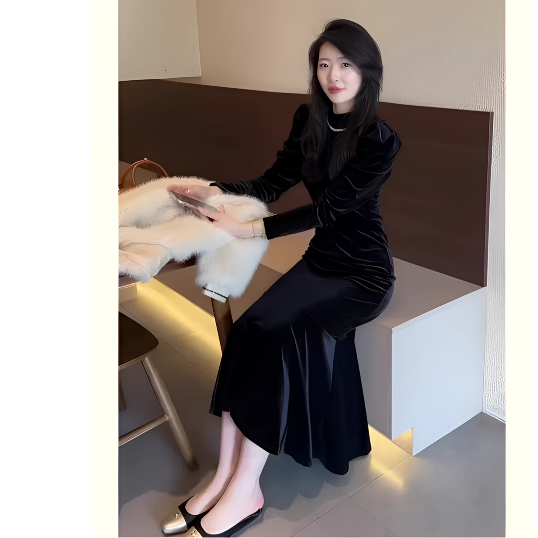 法式时尚气质裙子秋冬款高档长裙高级感收腰显瘦黑色丝绒连衣裙女