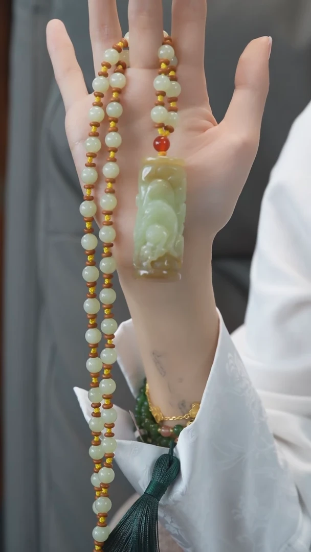 颈饰未镶嵌和田玉龙柱
