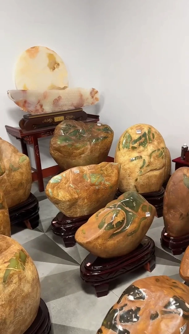 未镶嵌蛇纹石玉珠宝奇石石头雕刻家居装饰品礼品