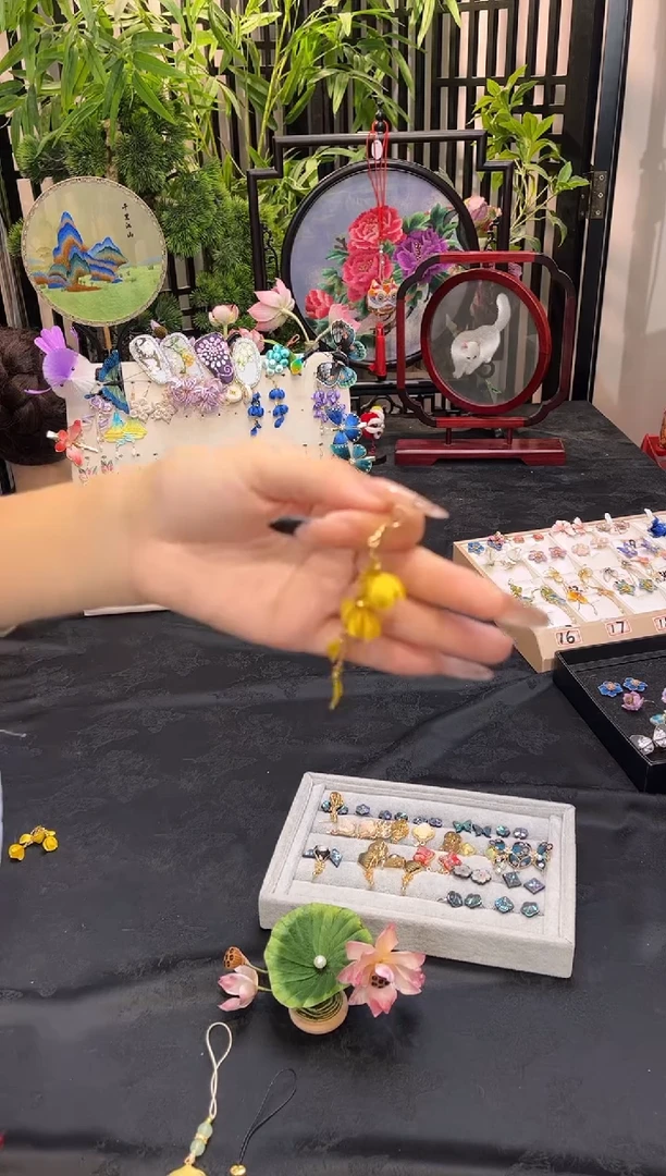 织绣爱**静非遗苏绣手工饰品