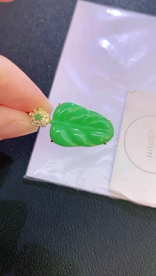 翡翠18K金镶嵌颈饰赠礼盒证书 麦麦