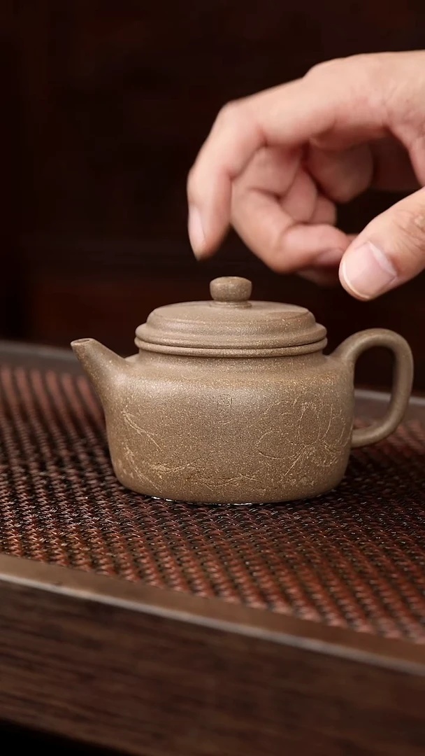 茶壶紫砂芝麻绿刻绘剑流德中