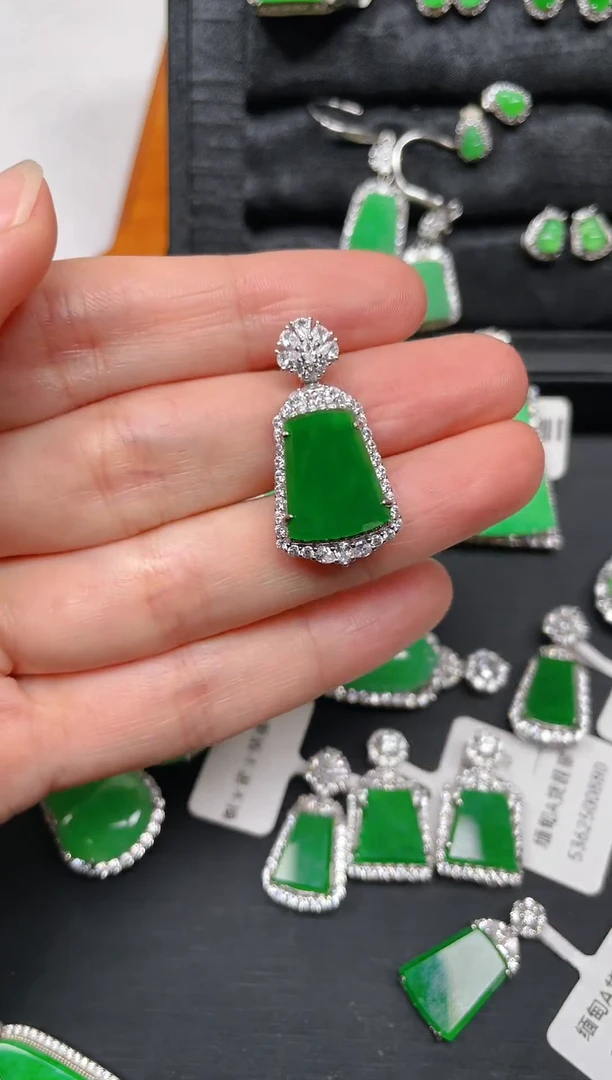 翡翠银S925镶嵌吊坠(不含链)翡翠6385