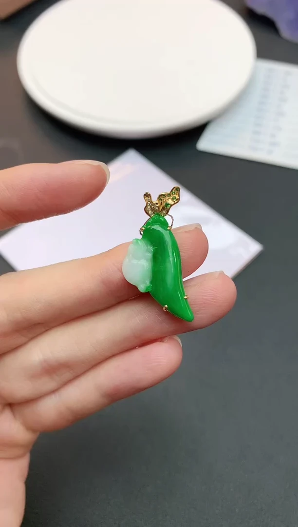 【闪购商品】翡翠颈饰18K金镶嵌赠礼盒证书 小君