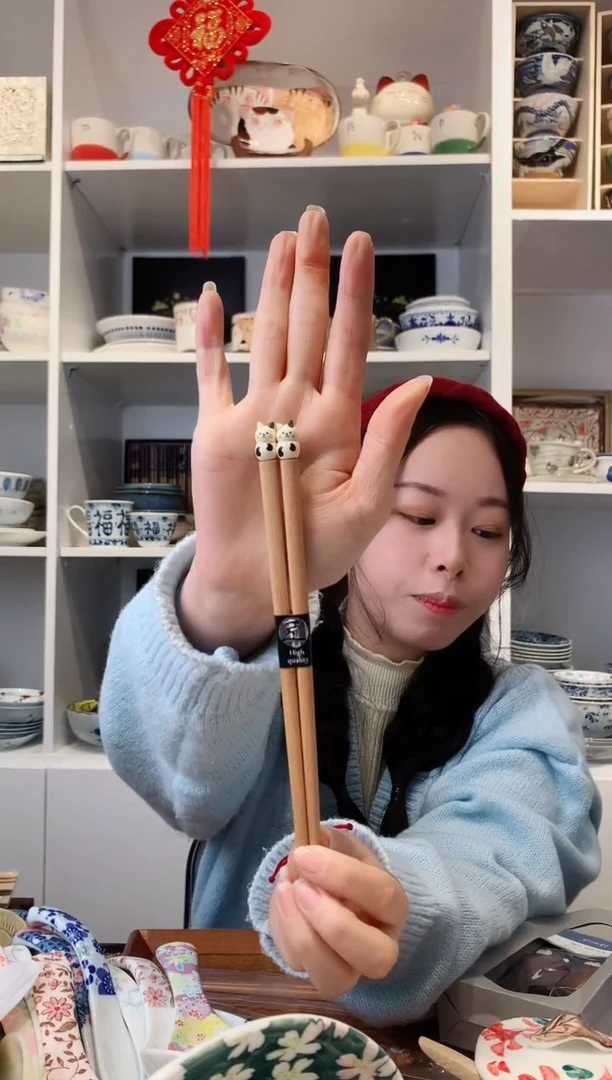 【闪购商品】钛合金纯实木猫咪筷子一双